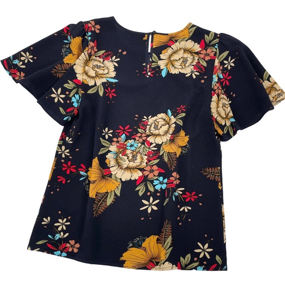 LACE & MESH Flutter Sleeve Floral Top - Picture 2 of 6